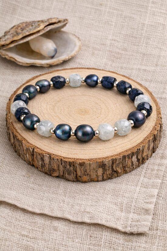 Dabīgo pērļu rokassprādze "Tumšā elegance"